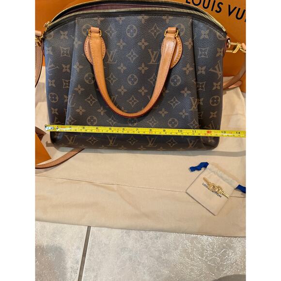 Louis Vuitton Rivoli Monogram Bag with Key $1830 and Original Packaging M44546 - Picture 6 of 9